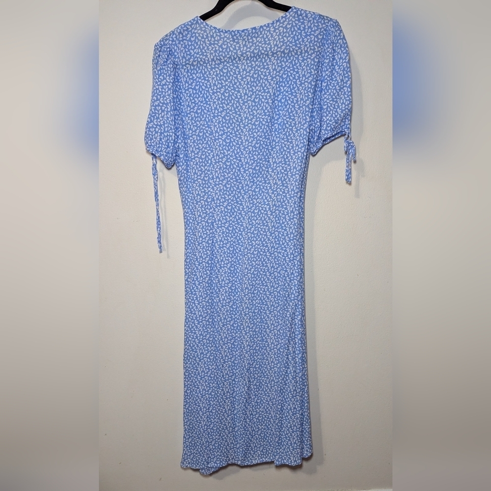 Lulu's White + Blue Floral Wrap Dress Midi Prairie Cottage Women's Size Medium - Picture 6 of 6